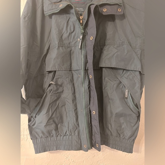 SOLD. Oversized winter jacket. Perfect for cold and rainy weather. - Picture 7 of 14